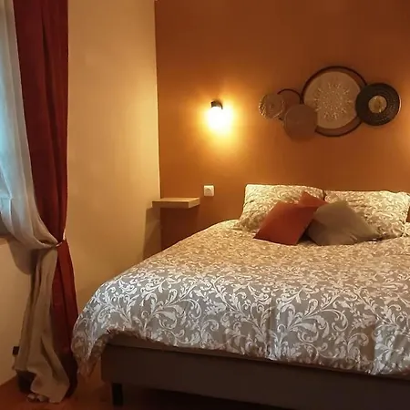 Proche De Bayeux, Pres Des Plages Du Debarquement, A La Campagne *