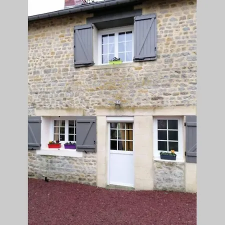 Proche De Bayeux, Pres Des Plages Du Debarquement, A La Campagne *